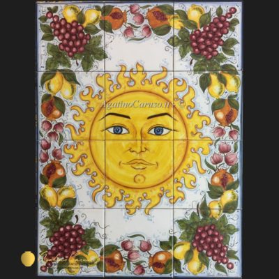 Pannello in ceramica artistica dipinto a mano raffigurante sole e frutta