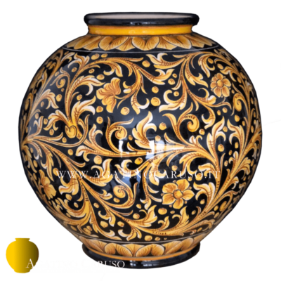 Vaso in maiolica di Caltagirone dipinto a mano con decoro Ornato Caruso fondo nero